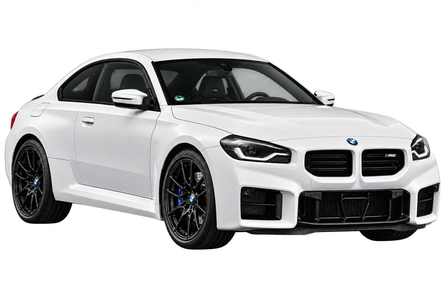 Weißes BMW Coupé vor dunklem Hintergrund